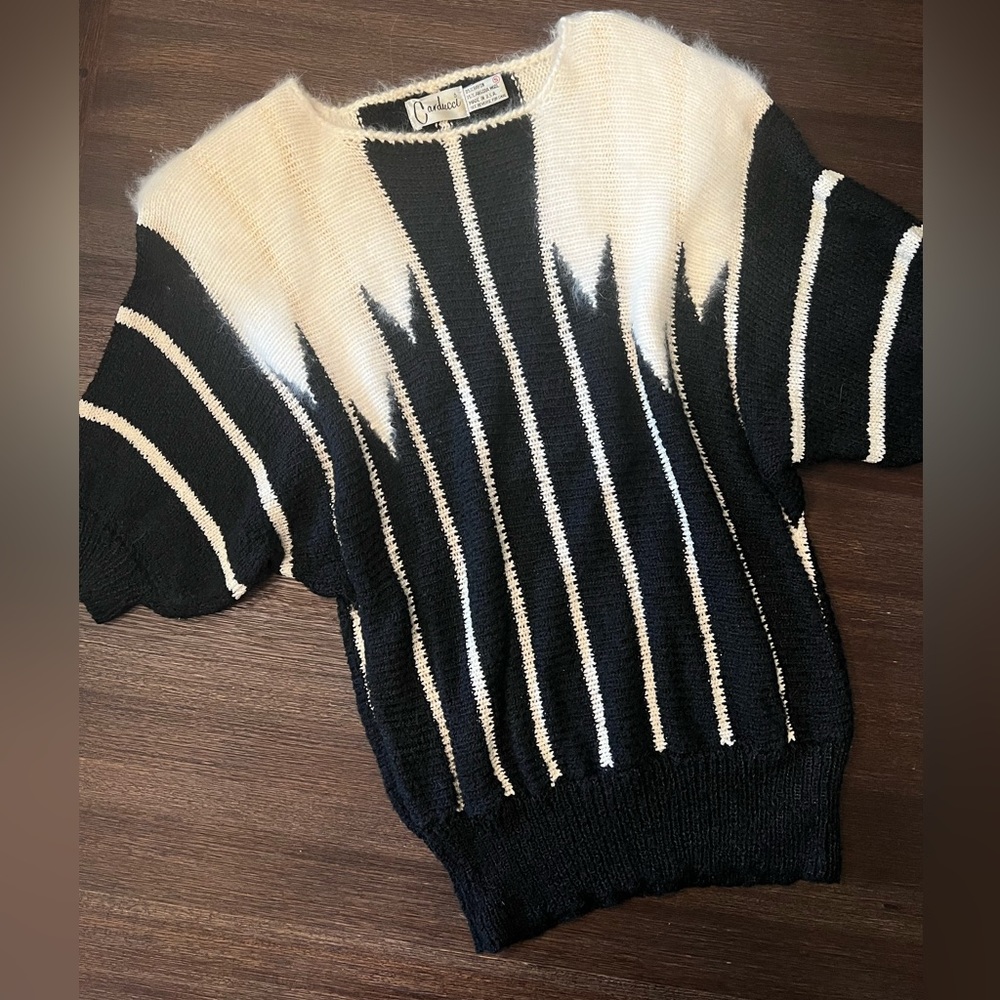 Vintage Black and White Short Sleeved Sweater by Carducci